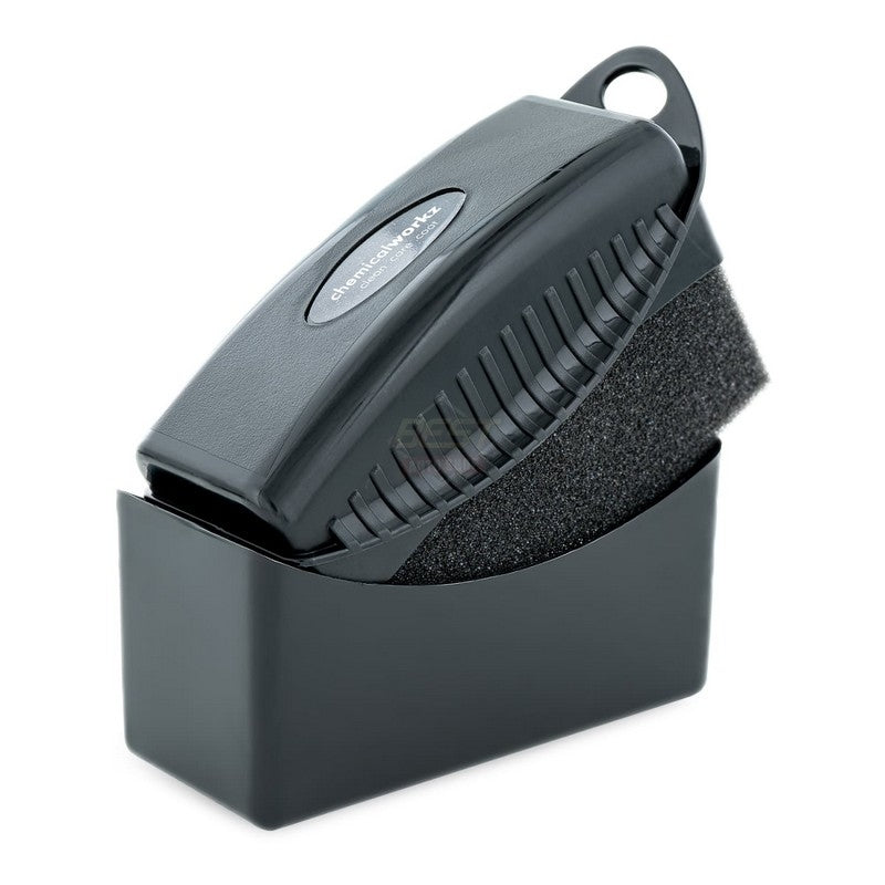 TIRE DRESSING APPLICATOR