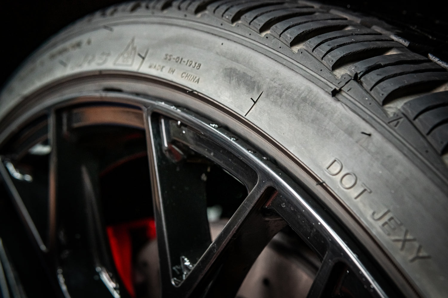 BACK 2 BLACK POLYMER TIRE DRESSING